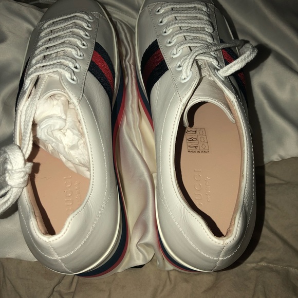 Never-worn GUCCI leather platforms - Picture 2 of 4